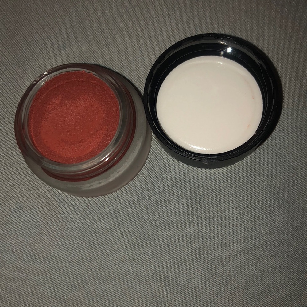Younique splurge cream eyeshadow